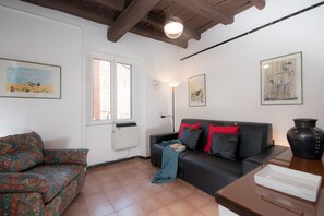 TV - Cedro House in Trastevere (Roma)