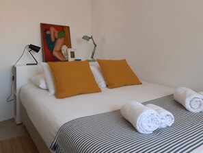 2 bedrooms, desk, iron/ironing board, travel cot
