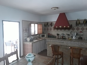 Dining - swimming pool, outdoor and indoor kitchen (Valle de Abdalajís)