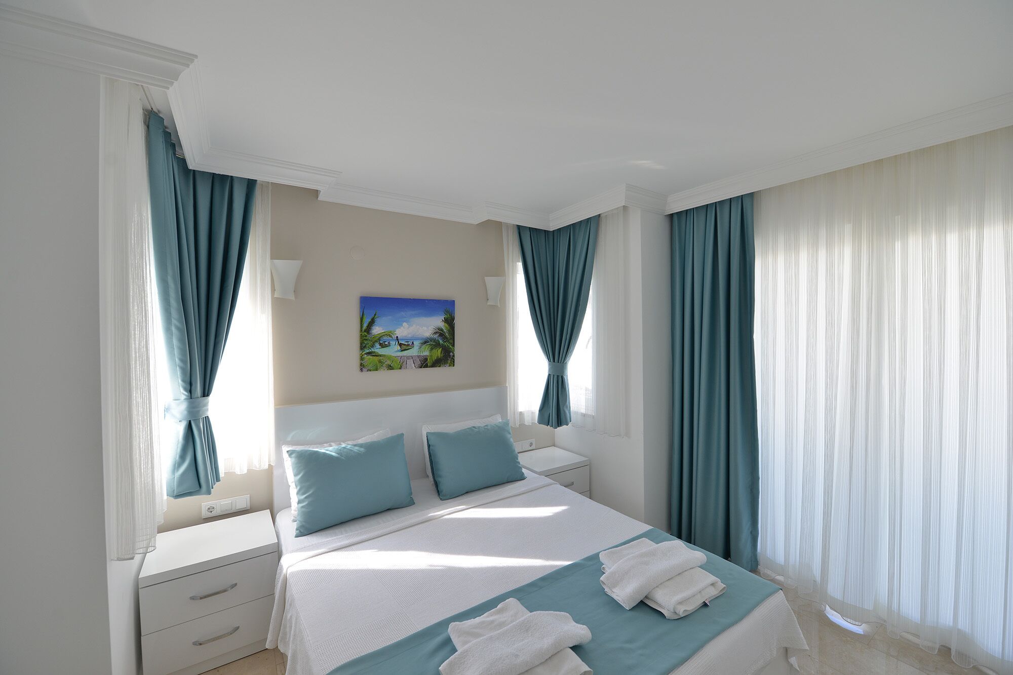 3 bedrooms, iron/ironing board, WiFi, bed sheets