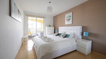 1 dormitorio, tabla de planchar con plancha, wifi gratis y ropa de cama