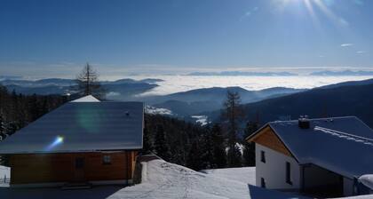 Vacaciones biológicas sobre las nubes de Carintia en todas las estaciones.
