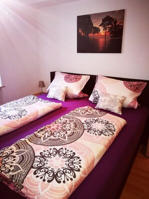 2 chambres, fer et planche à repasser, Wi-Fi, draps fournis