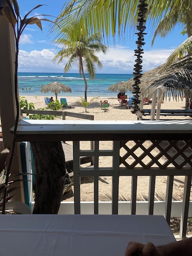 Studio vue mer et piscine  paradisiaque