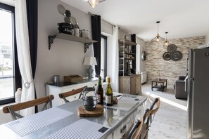 Interior - New in 2018 apartment with sea and harbor views WW2 Normandy landing beaches (Port-en-Bessin-Huppain)