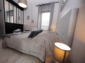 1 habitación, tabla de planchar con plancha, wifi gratis y ropa de cama 