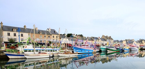 New in 2018 apartment with sea and harbor views WW2 Normandy landing beaches