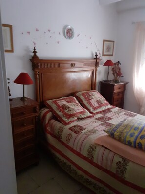 2 chambres, fer et planche à repasser, lit parapluie, Wi-Fi