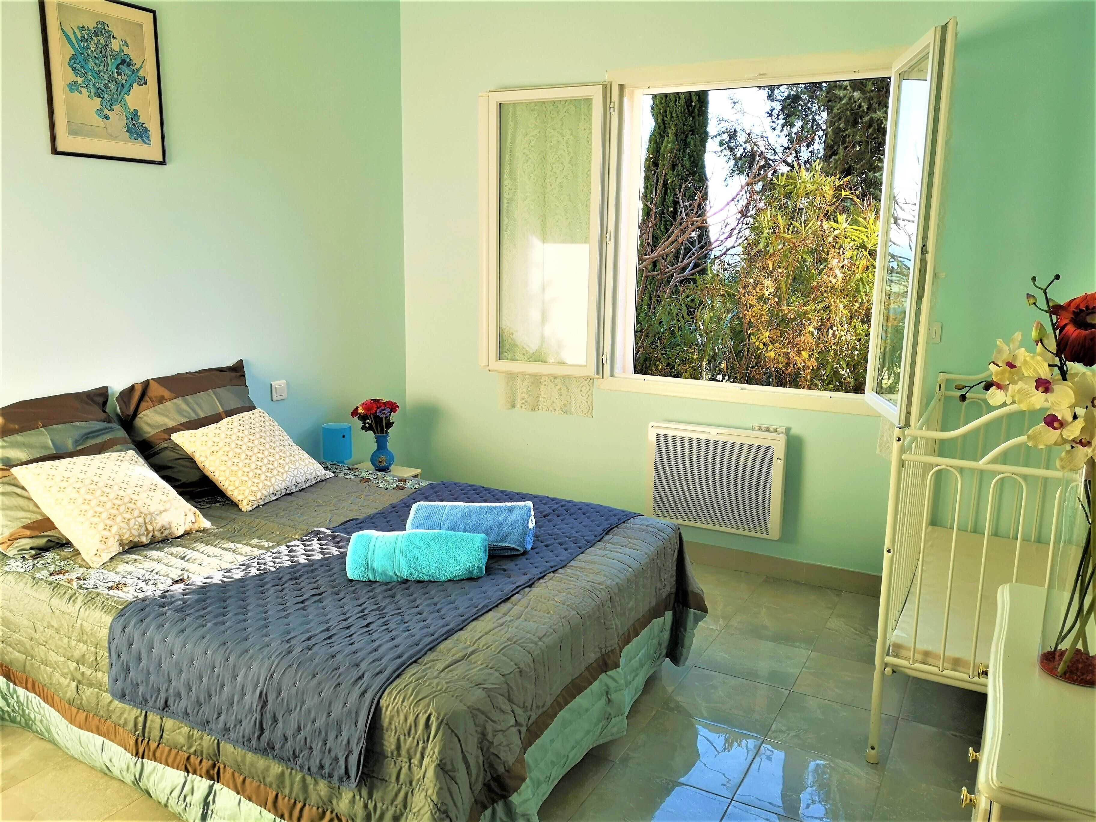 5 chambres, bureau, fer et planche à repasser, Wi-Fi gratuit