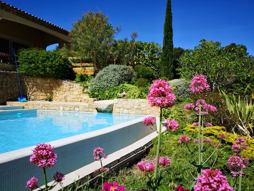 L 'OLIVADE LARGE RECENT VILLA WITH PANORAMIC VIEW 