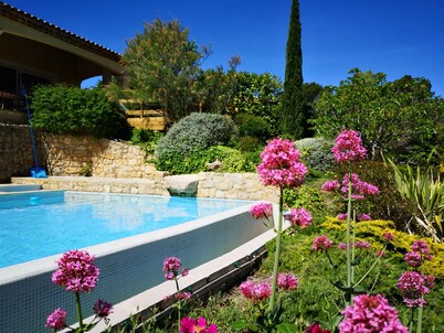 L 'OLIVADE LARGE RECENT VILLA WITH PANORAMIC VIEW 