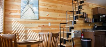 Idéalement situé près de tout ce que les Black Hills ont à offrir!