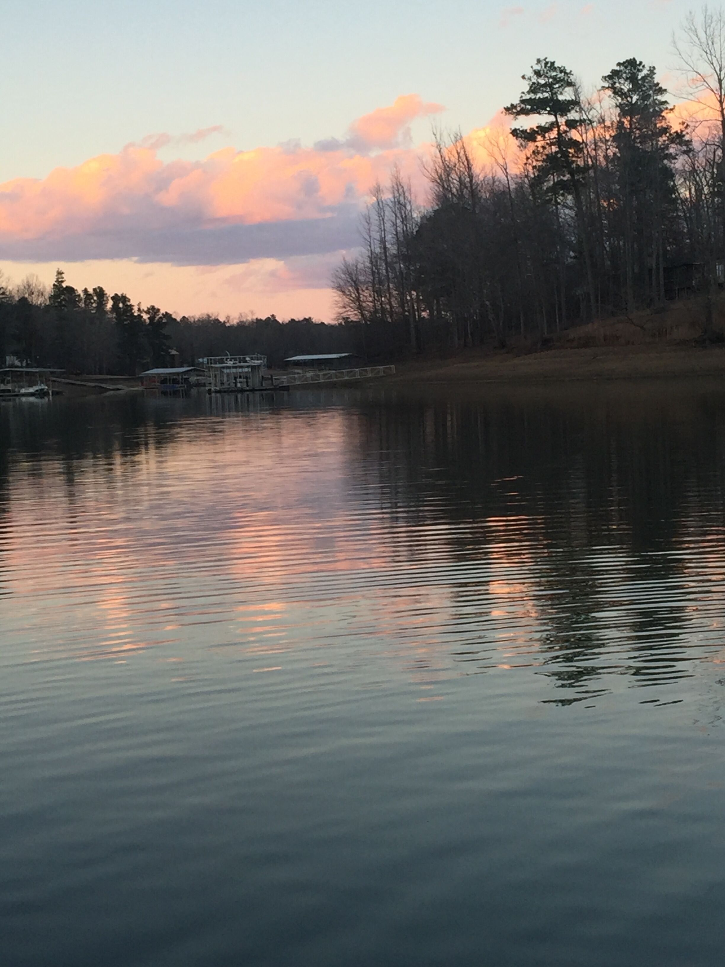 333 is 5 minutes from the dam, On full time water with boat dock and boat launch