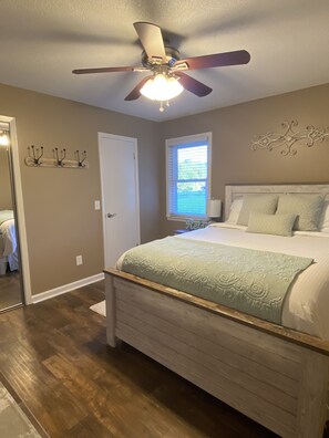 2 Schlafzimmer, Bügeleisen/Bügelbrett, kostenloses WLAN, Bettwäsche