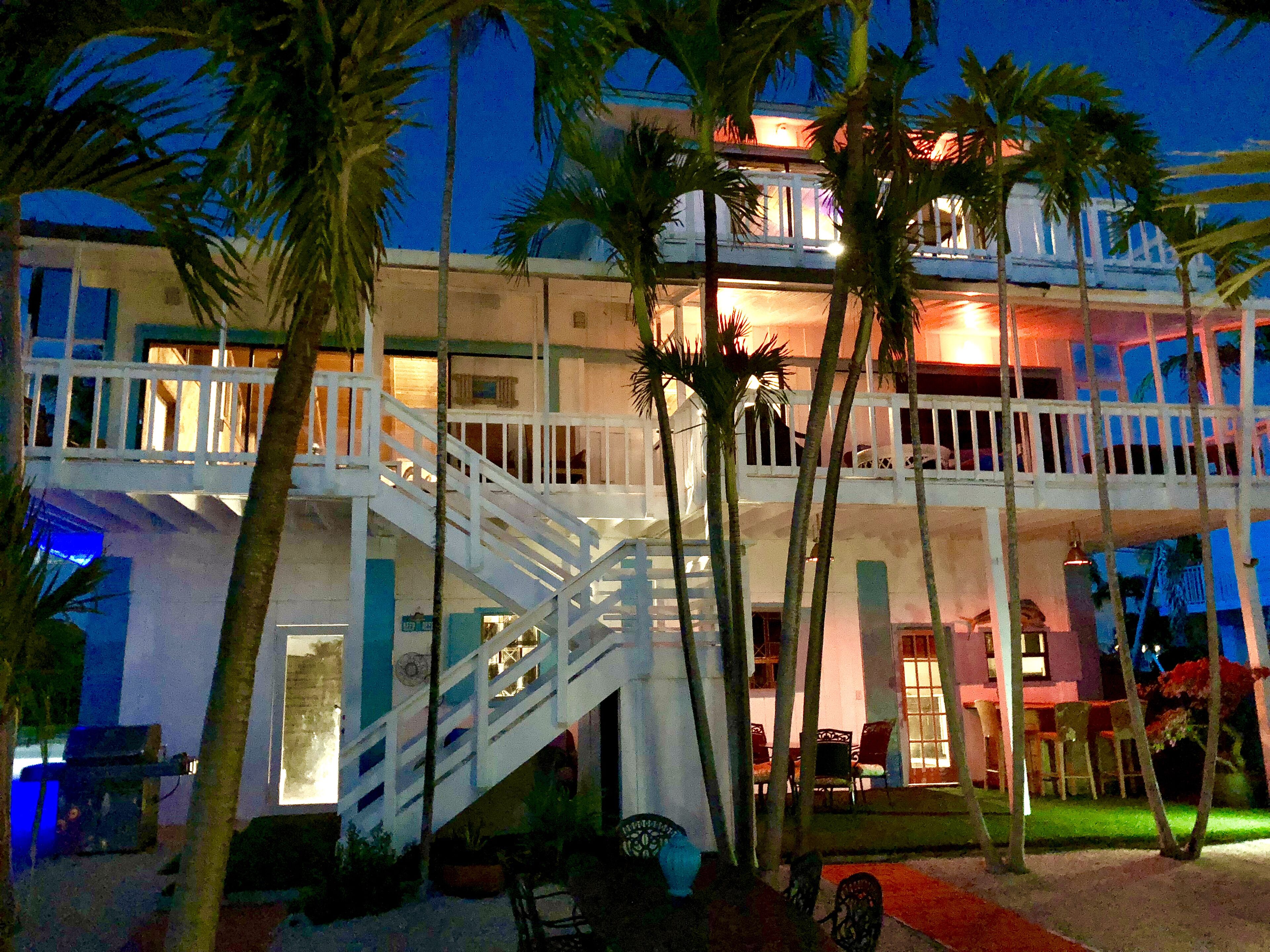 3200 square ft.  Masterpiece Home Fishing Paradise Waterfront  4 / 3 Islamorada