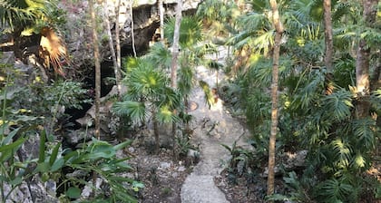 Akumal, Art Jungle Cabin Pakal