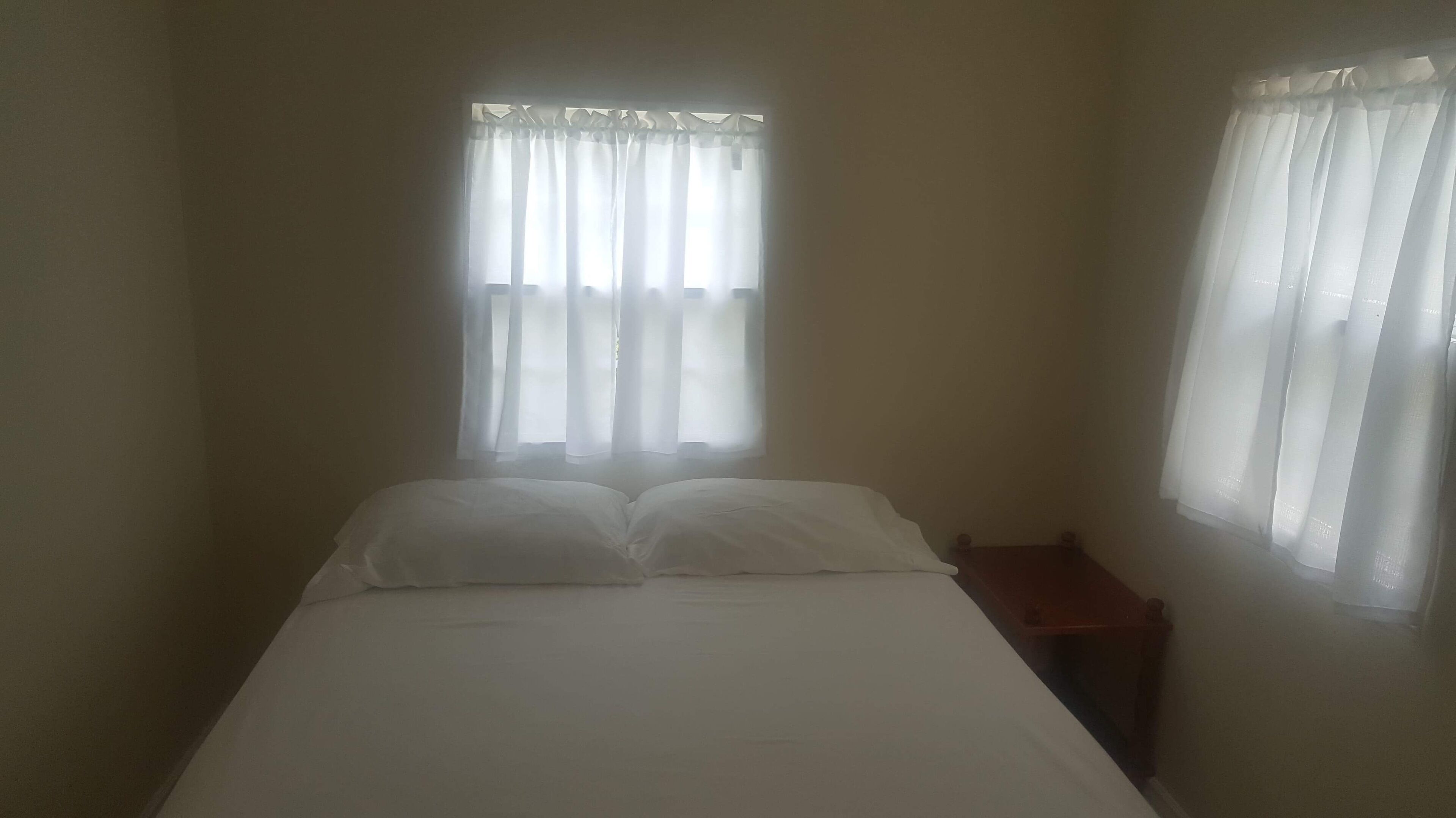 2 habitaciones, tabla de planchar con plancha y wifi gratis 