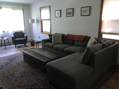 Burlington Home - great location to everything!