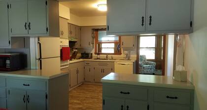 Burlington Home - great location to everything!