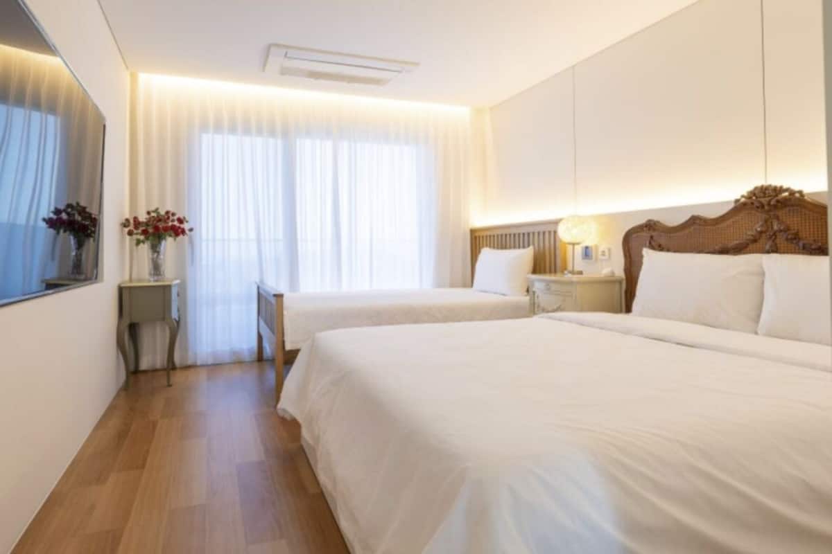 Standard Twin Mountain View | 客室ごとに異なる装飾、客室ごとに異なるインテリア、遮光カーテン、WiFi (無料)