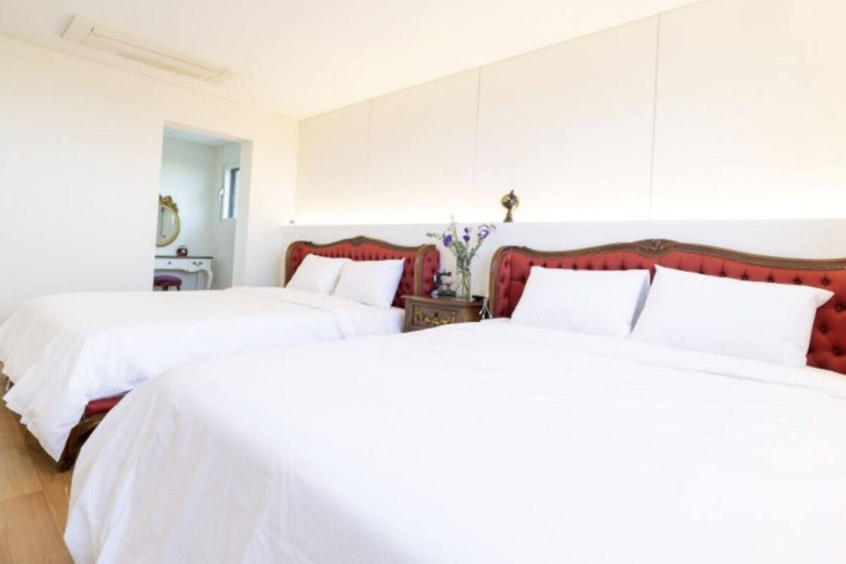 Superior Twin Room | Individuell inredning, unika möbler och mörkläggningsgardiner