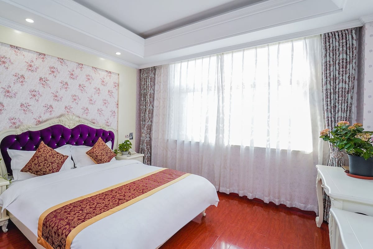 Deluxe Double Room | Desk, blackout curtains, free WiFi, bed sheets