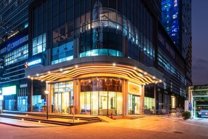 Property entrance - GOLDEN CENTRAL SERVICED RESIDENCE SHENZHEN (UPPER HILLS) (Shenzhen)