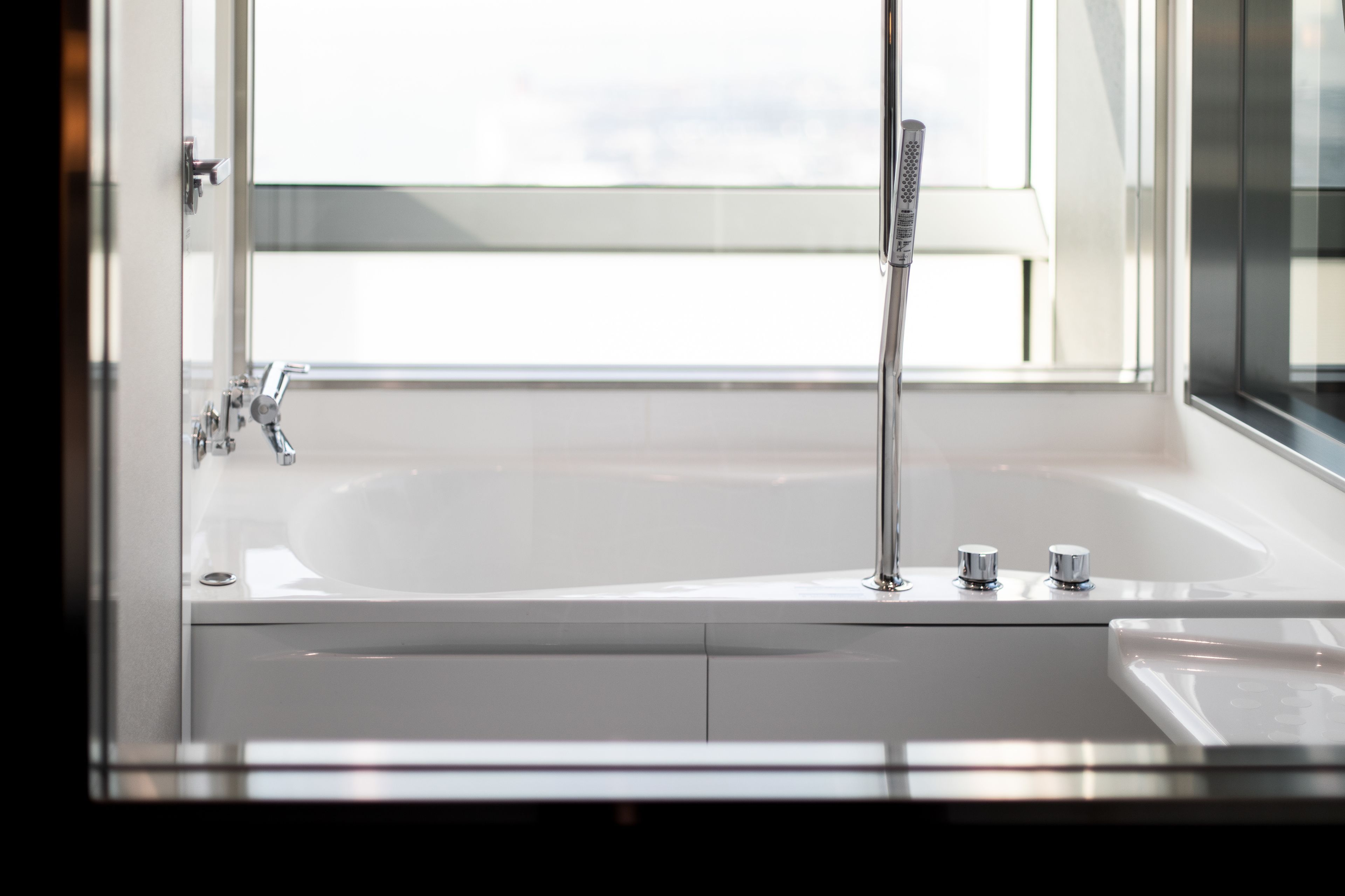 designers hollywood twin room | bathroom | separate bathtub and shower, deep-soaking bathtub, free toiletries