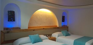 Minibar, in-room safe, blackout drapes, iron/ironing board - Hotel Blue Star Cancun (Cancun)