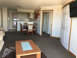 Living room - Bell Of Broadbeach (Broadbeach)