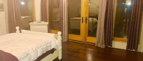 House, Multiple Beds