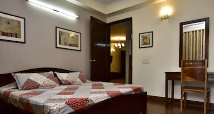 Woodpecker - 2 Bedroom Service Apartment