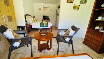 Junior Room, 1 Double Bed, Accessible | Premium bedding, down duvets, individually decorated