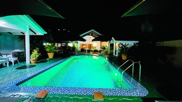 Chalé superluxo, para não fumantes | Pia do banheiro