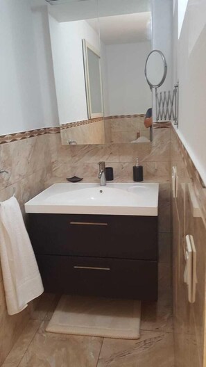 Hair dryer, towels