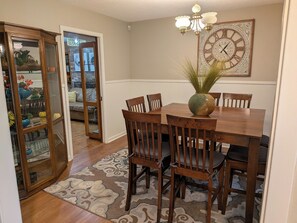 Dining - Abbie's Place Pine Bluff, Near Saracen Casino and Downtown Pine Bluff. (Pine Bluff)