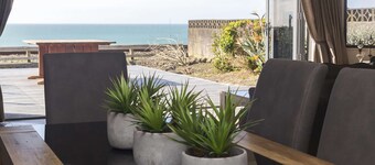 Luxury Waterfront Escape in New Plymouth