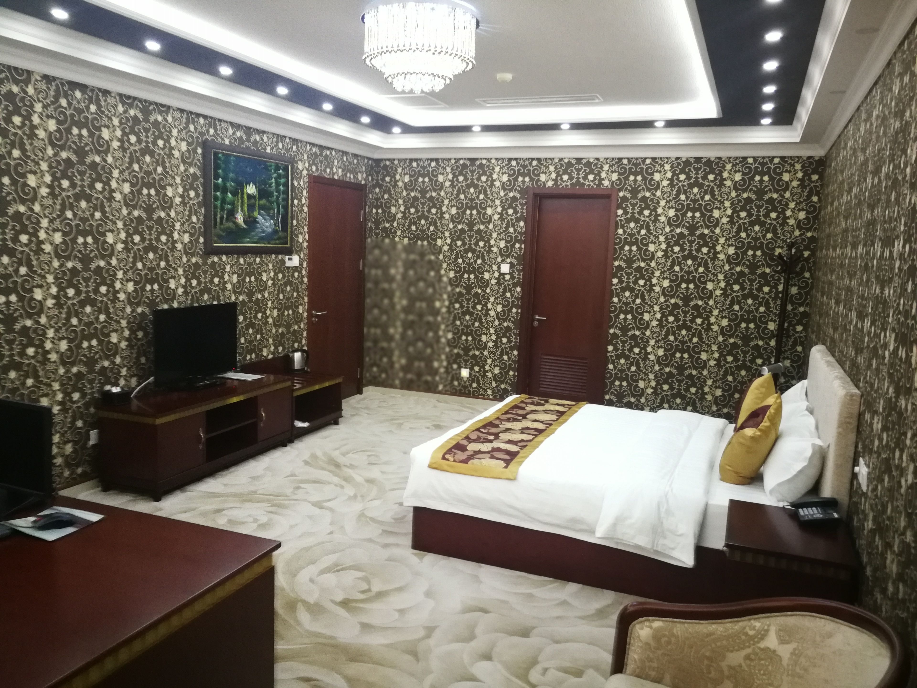 Deluxe Double Room, 1 Double Bed, Accessible | Premium bedding, desk, blackout curtains, iron/ironing board