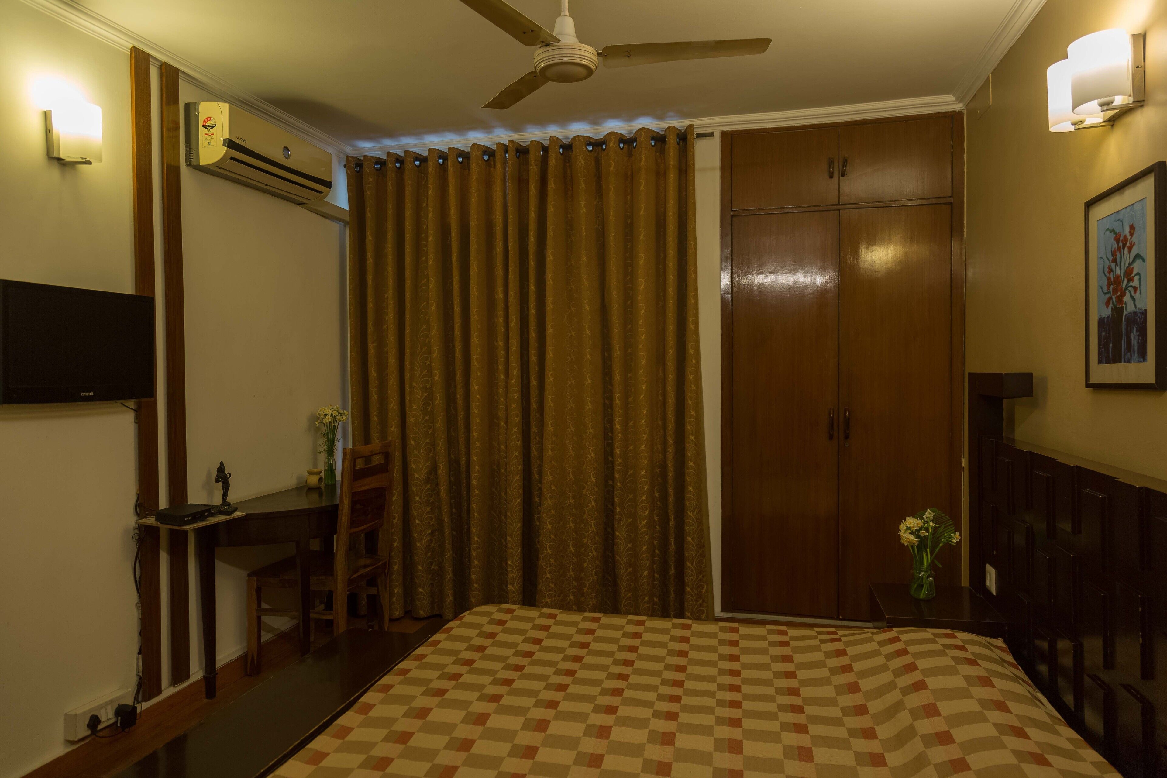 Standard Double Room | Individually decorated, individually furnished, desk, laptop workspace