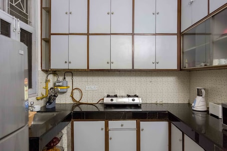 Standard-Doppelzimmer | Gemeinschaftsküche | Kühlschrank, Mikrowelle, Ofen, Herdplatte