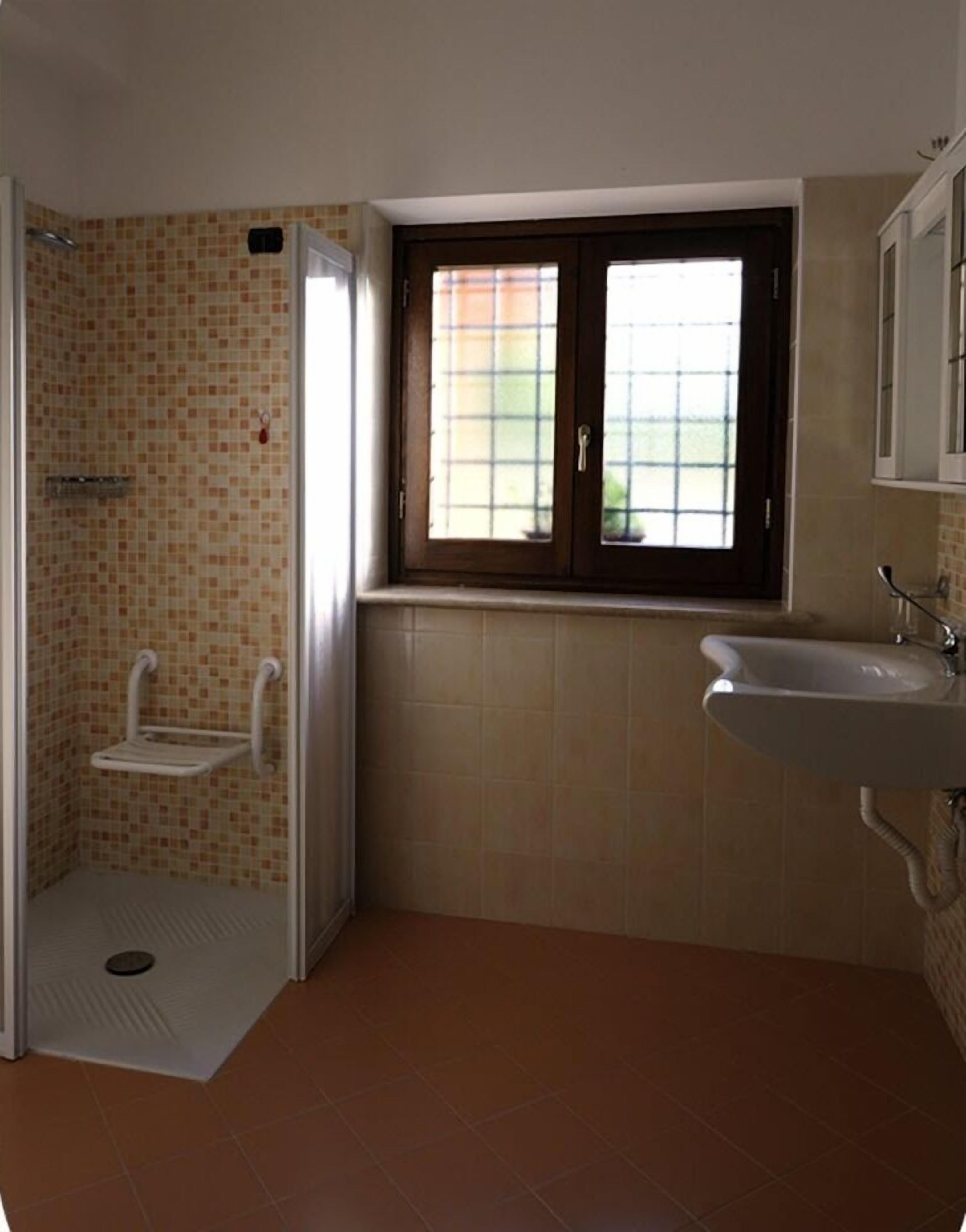 Camera doppia | Bagno | Set di cortesia gratuito, asciugacapelli, bidet, asciugamani