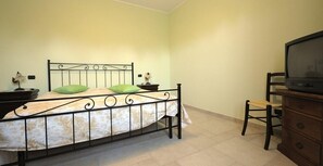 Escritorio, camas plegables/adicionales, wifi gratis y ropa de cama 