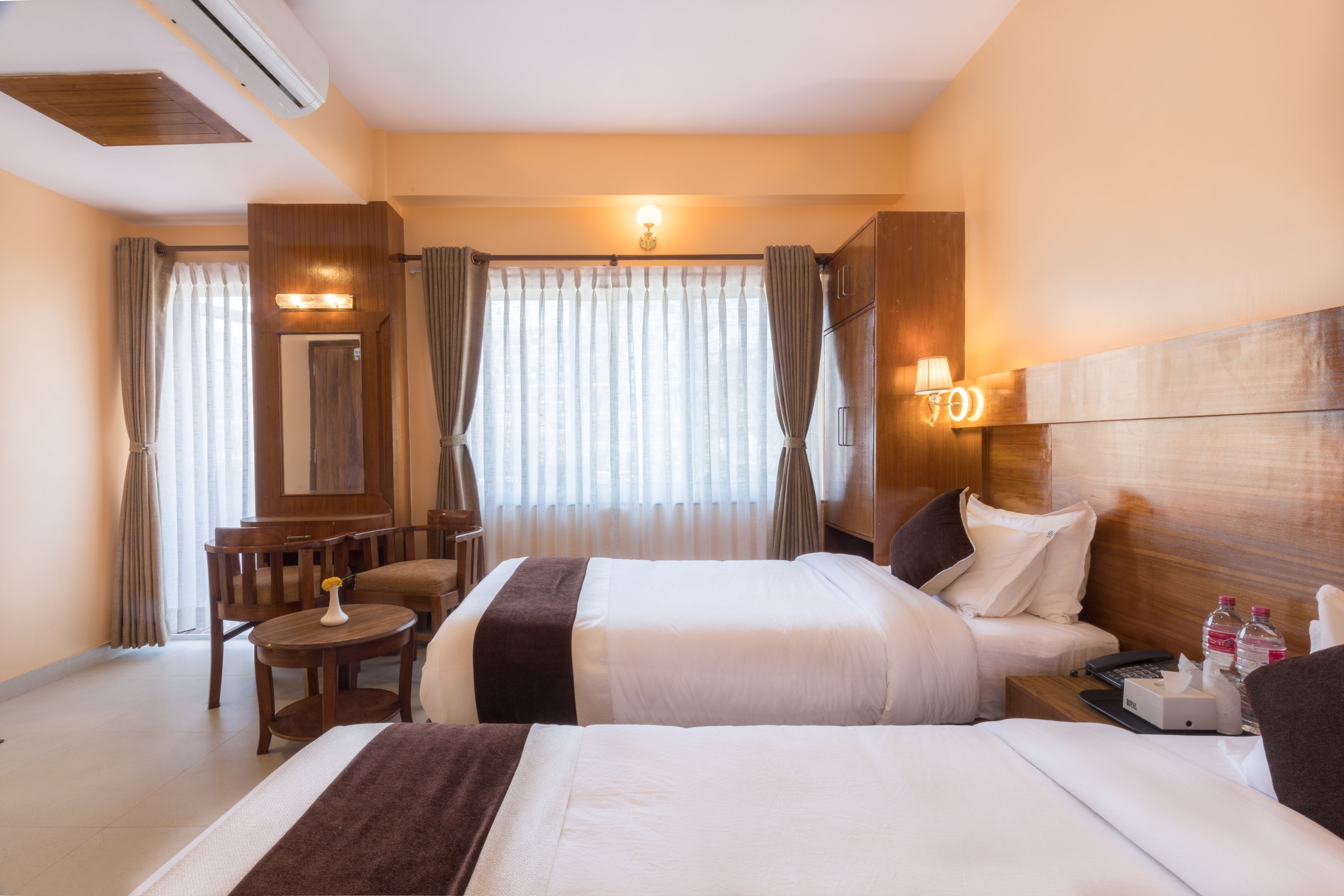 family room, lake view | premium bedding, down duvets, laptop workspace, blackout curtains