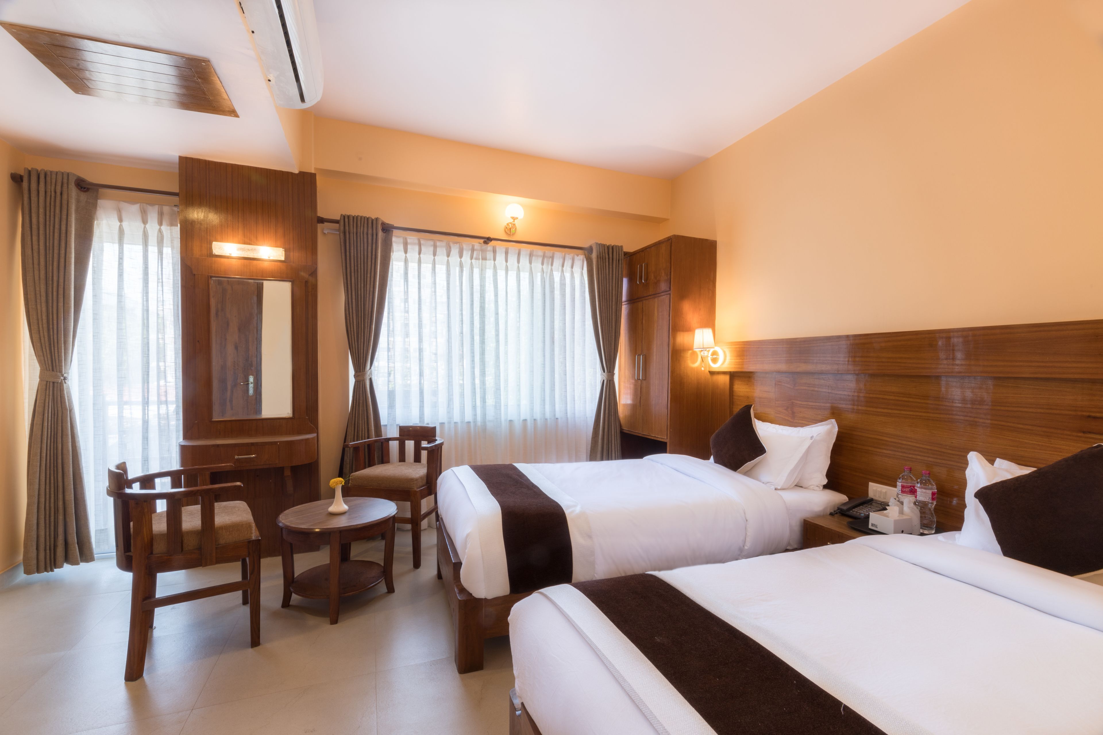 family room, lake view | premium bedding, down duvets, laptop workspace, blackout curtains