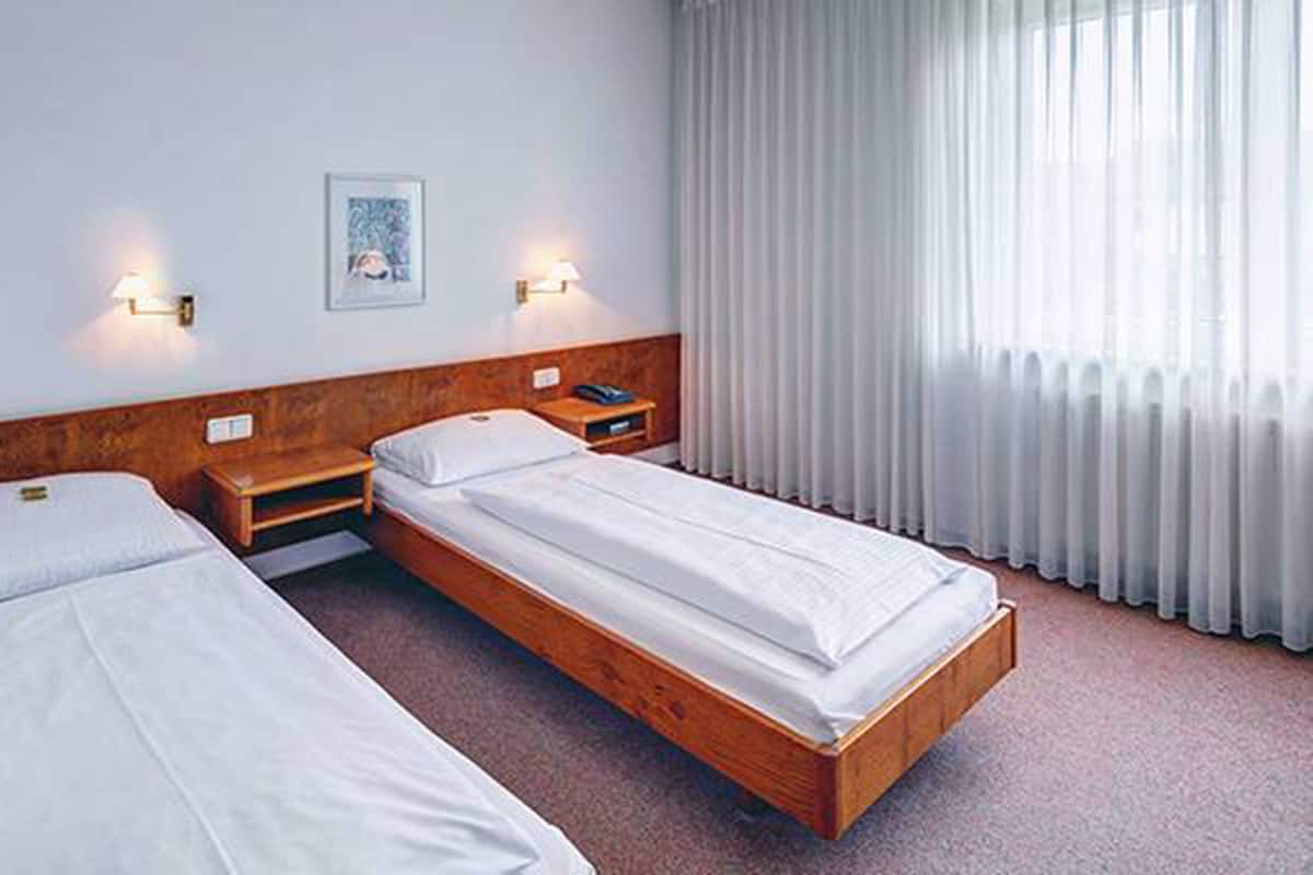Een bureau, babybedden, extra bedden, gratis wifi