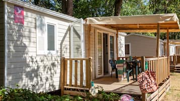 Comfort stacaravan, 2 slaapkamers | 2 slaapkamers, gratis babybedden