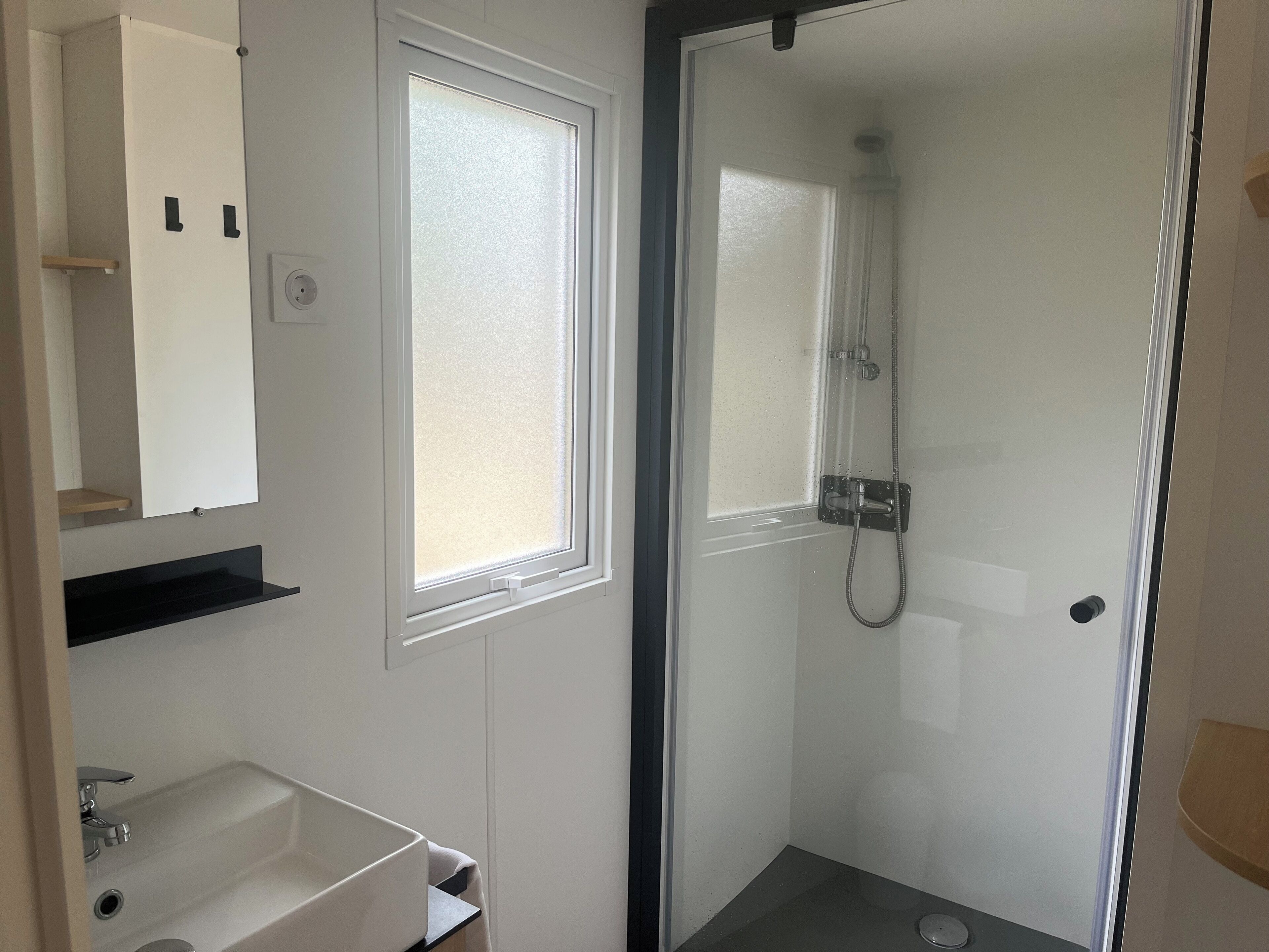 Comfort Mobile Home, 2 Bedrooms | Bathroom | Shower