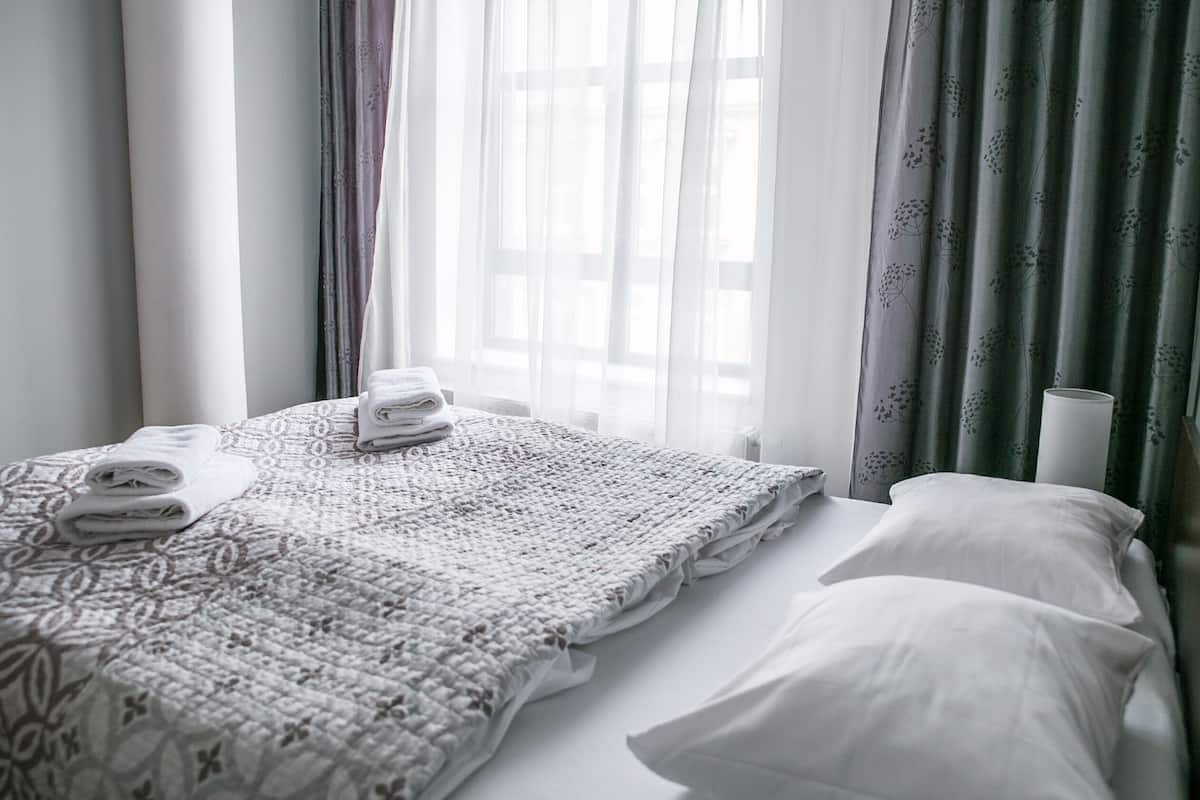 Căn hộ Deluxe, 2 phòng ngủ | Bàn, phòng cách âm, bàn ủi/dụng cụ ủi quần áo