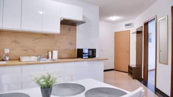 Desk, soundproofing, iron/ironing board, free WiFi