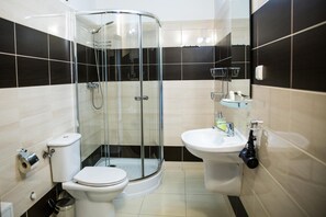 Desk, soundproofing, iron/ironing board, free WiFi - City Aparthotel (Szczecin)